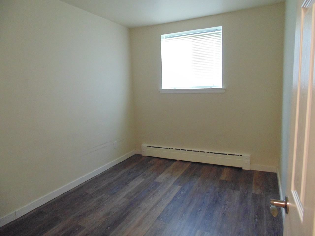 160 Johnson Ave - Photo 7 of 15