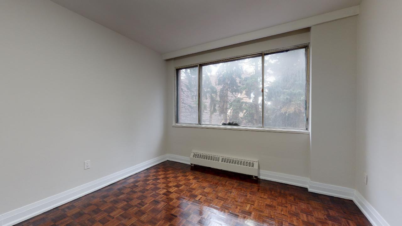 765 Browns Line - Photo 5 of 10