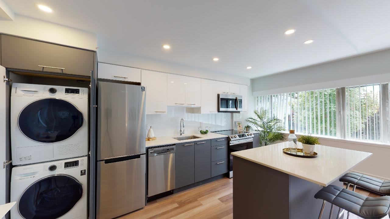 1461 Harwood - Photo 2 of 9