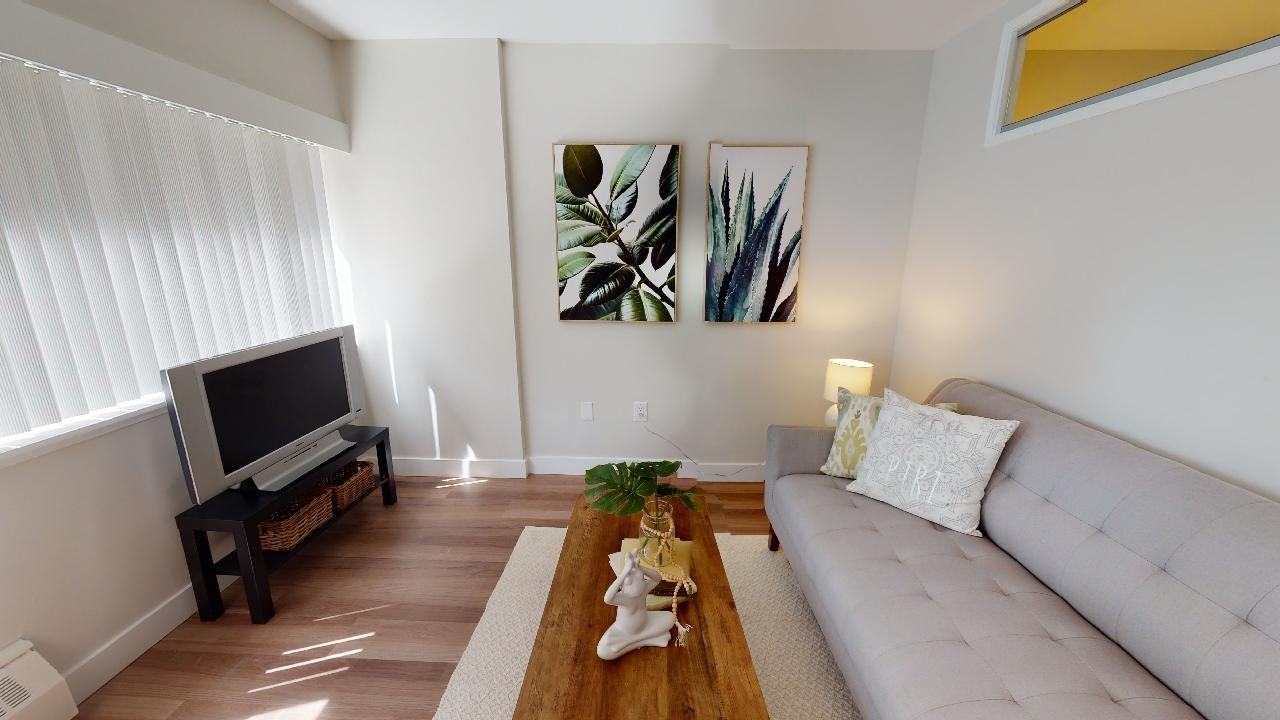 1461 Harwood - Photo 5 of 9