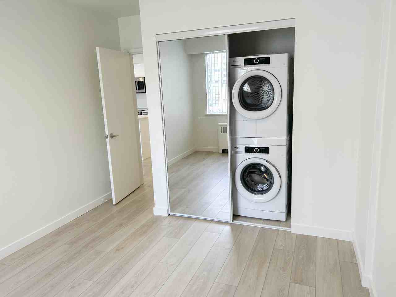855 Jervis - Photo 7 of 8