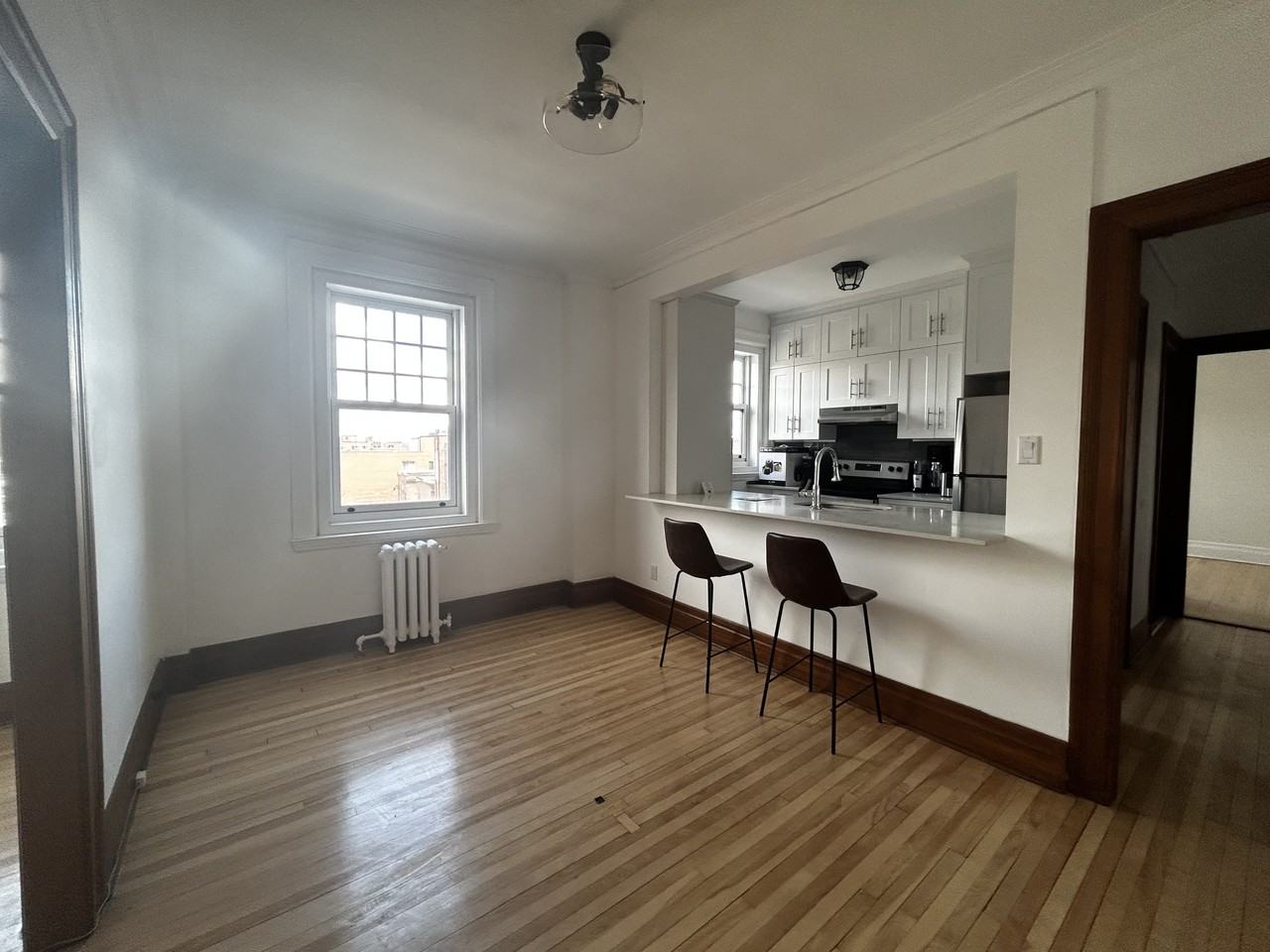 418 Claremont - Photo 3 of 8