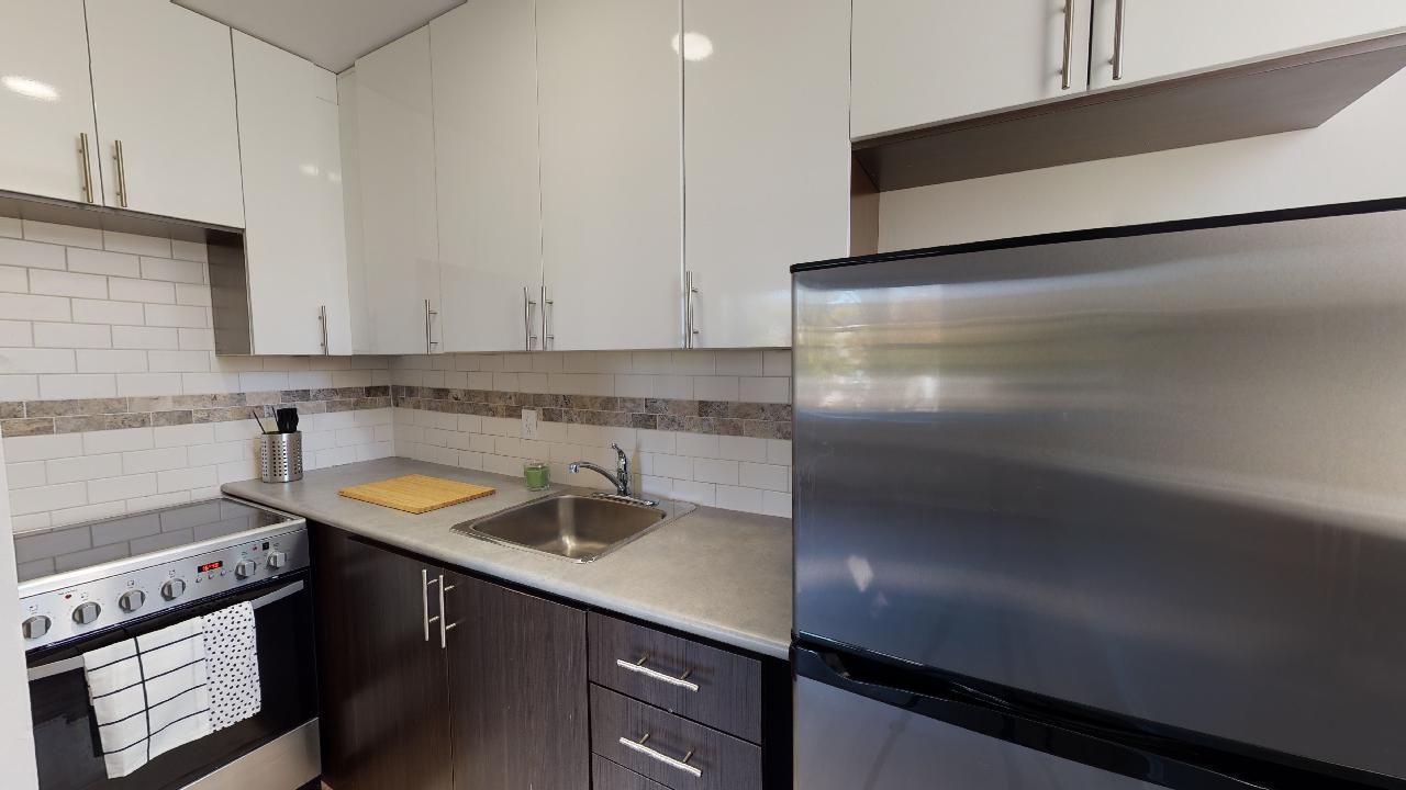 1276 Dorchester - Photo 4 of 8