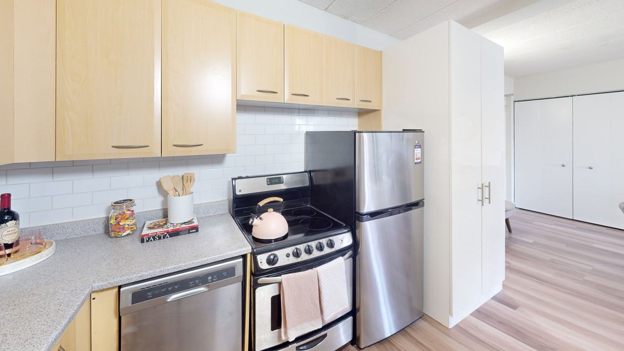 218 Maclaren - Photo 7 of 19