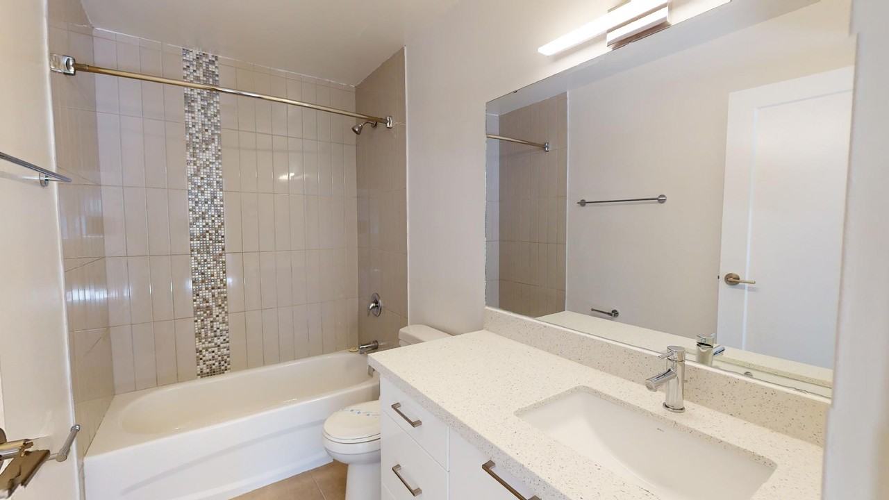 70 Roehampton - Photo 7 of 13