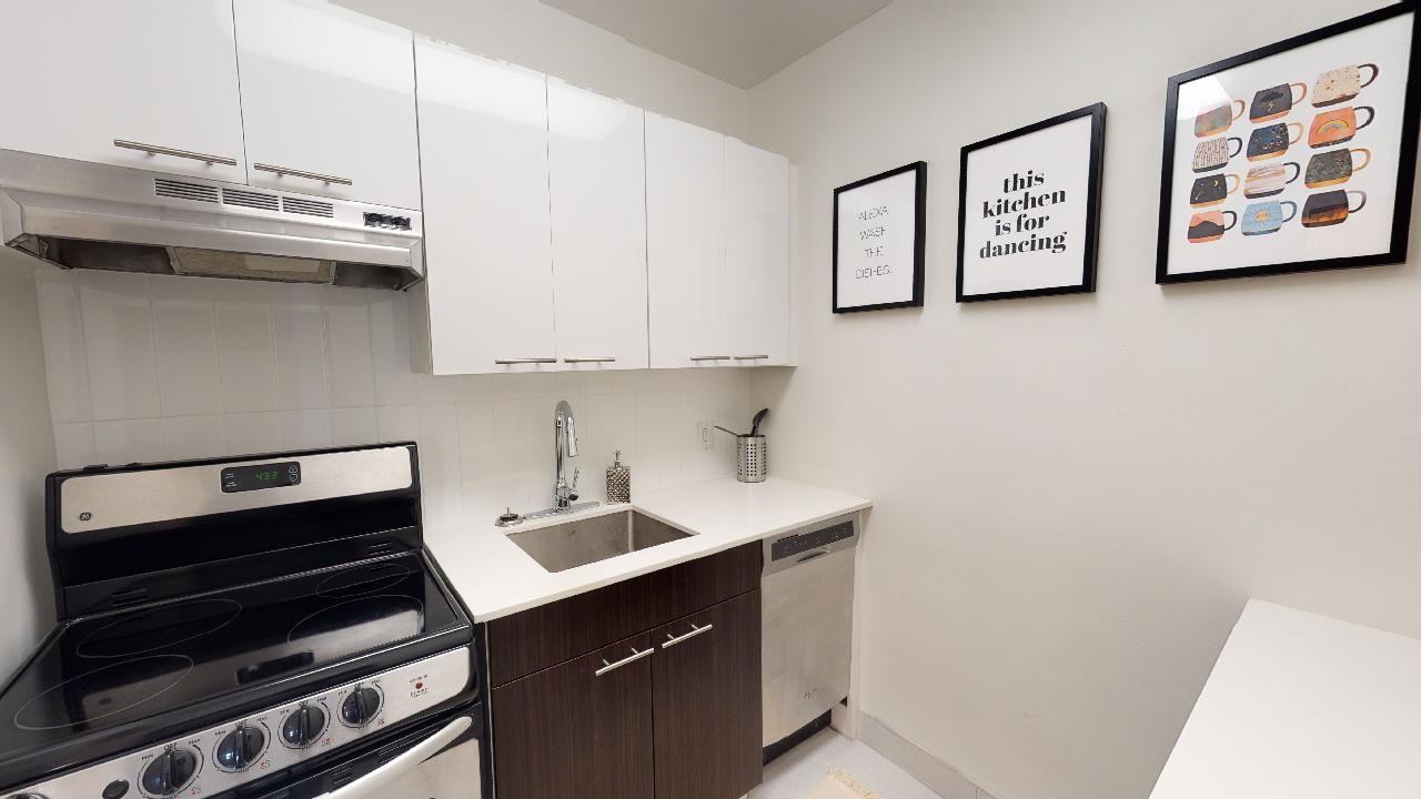 214 Metcalfe - Photo 2 of 18