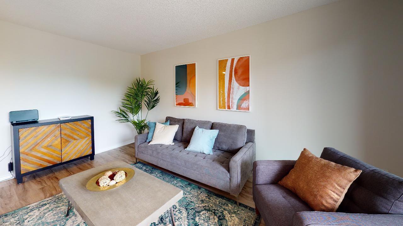 860 Blackthorne - Photo 2 of 12