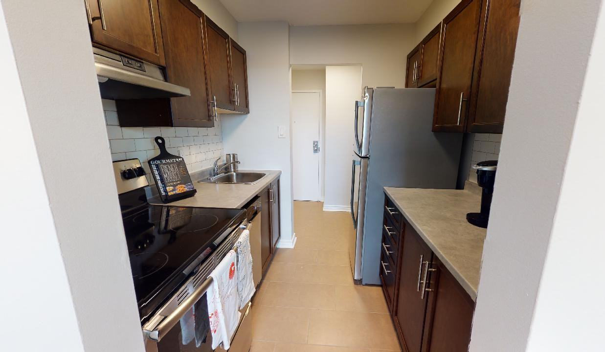 860 Blackthorne - Photo 4 of 12