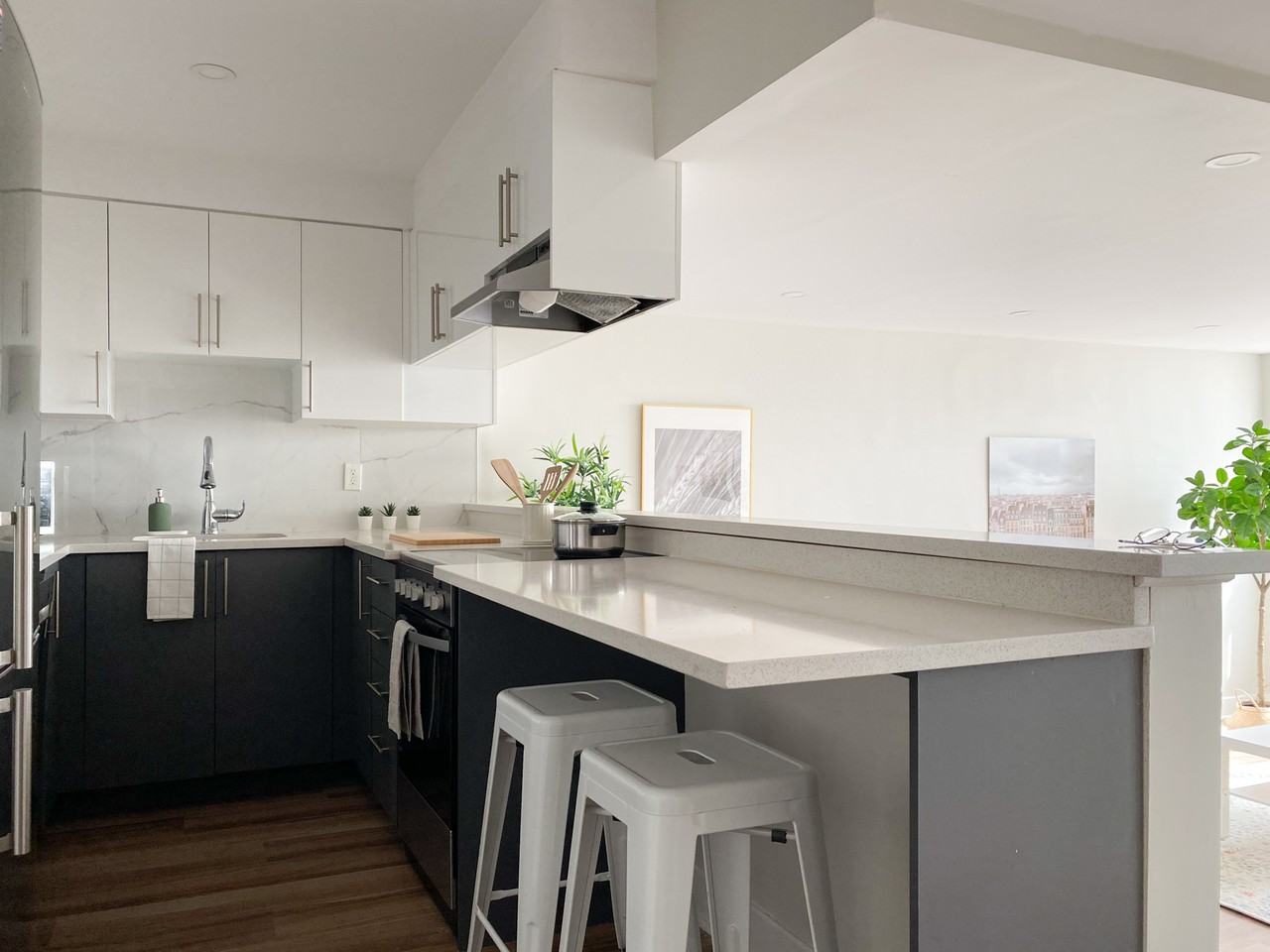 2121 Saint-Mathieu - Photo 4 of 26