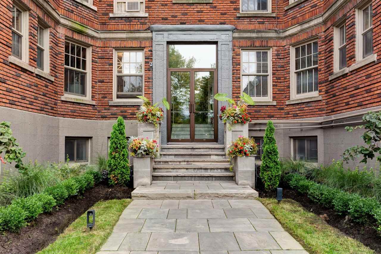 4560 Sainte-Catherine - Photo 7 of 10