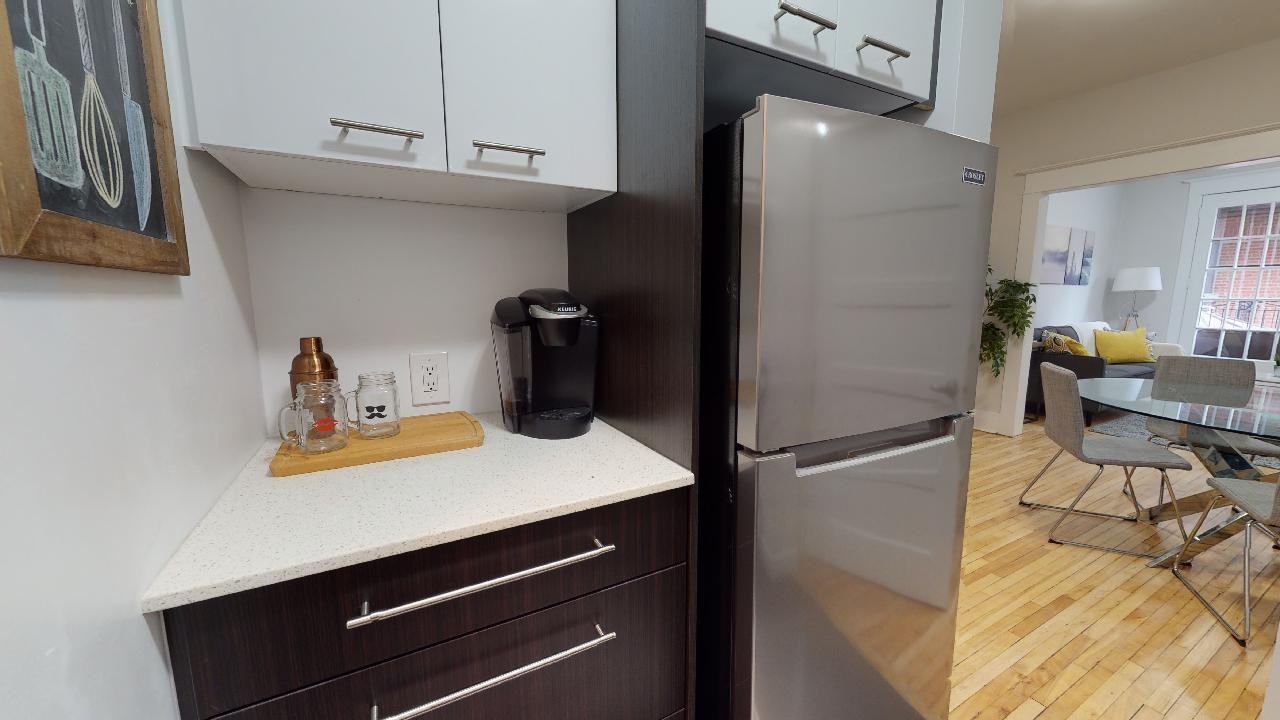 2054 Claremont - Photo 4 of 10