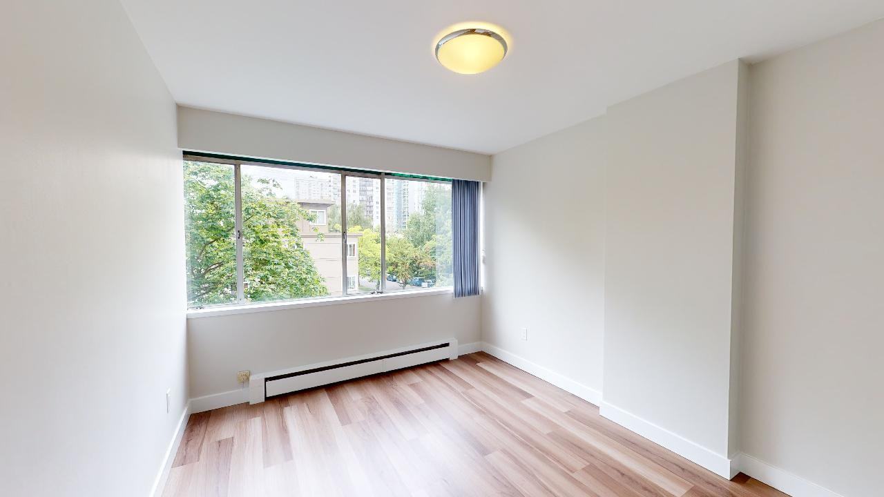 1270 Nicola - Photo 7 of 9