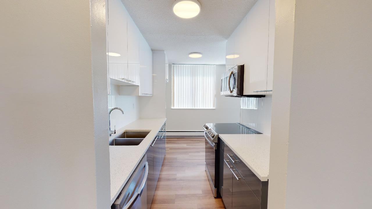 1355 West 14th - Photo 2 of 8