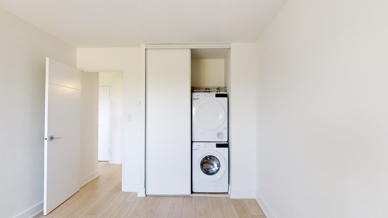 919 Dufferin - Photo 2 of 8