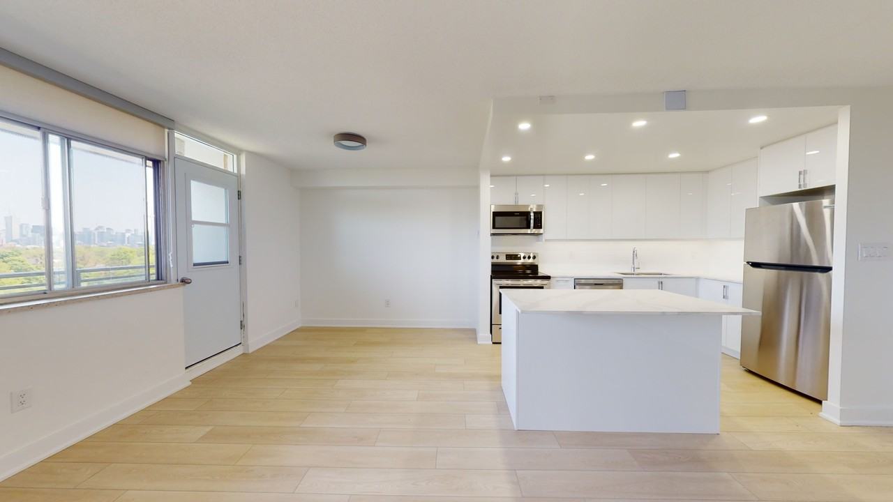 919 Dufferin - Photo 6 of 8