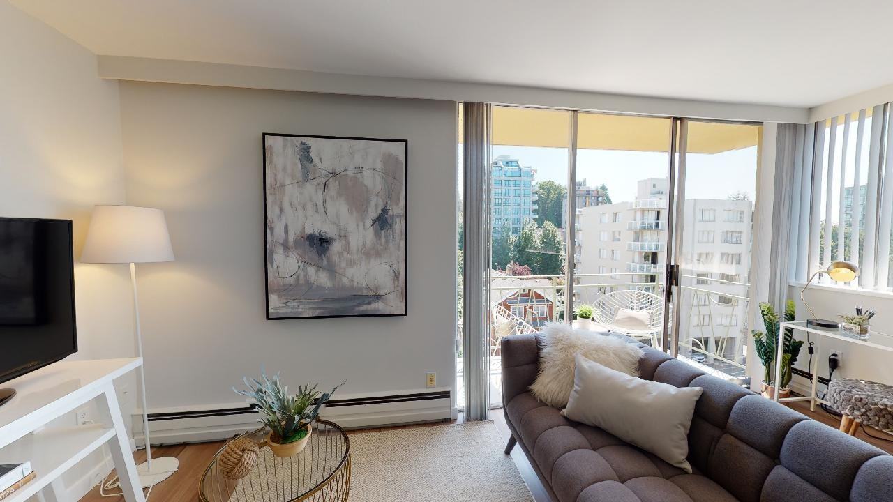 1326 West 13th - Photo 3 of 11