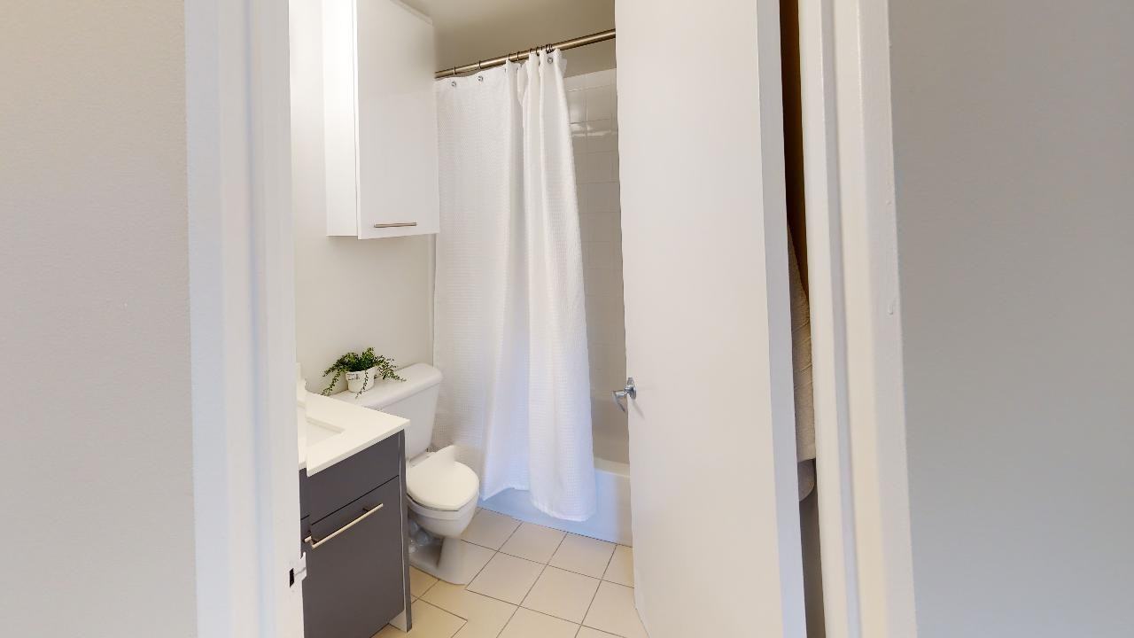 1326 West 13th - Photo 4 of 11