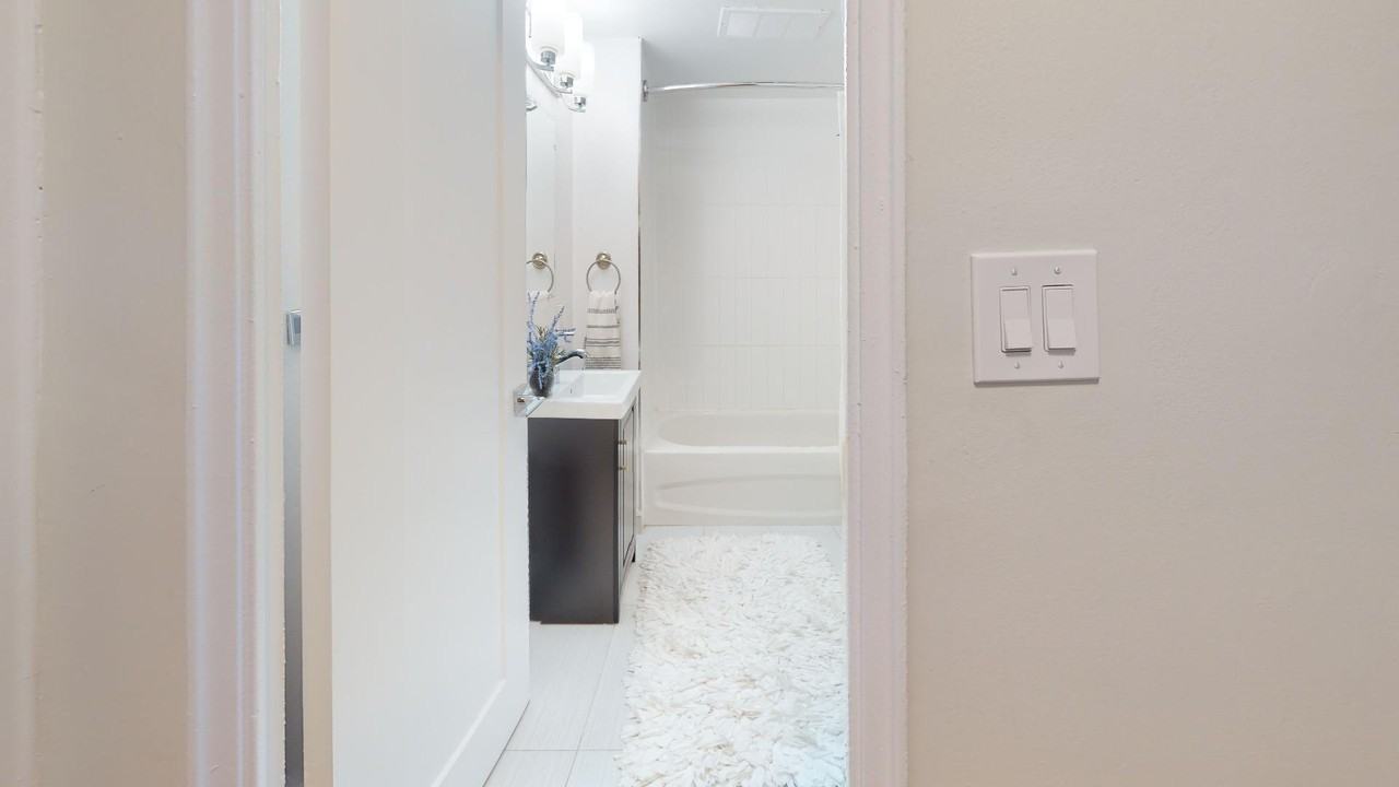 165 Ontario - Photo 5 of 40