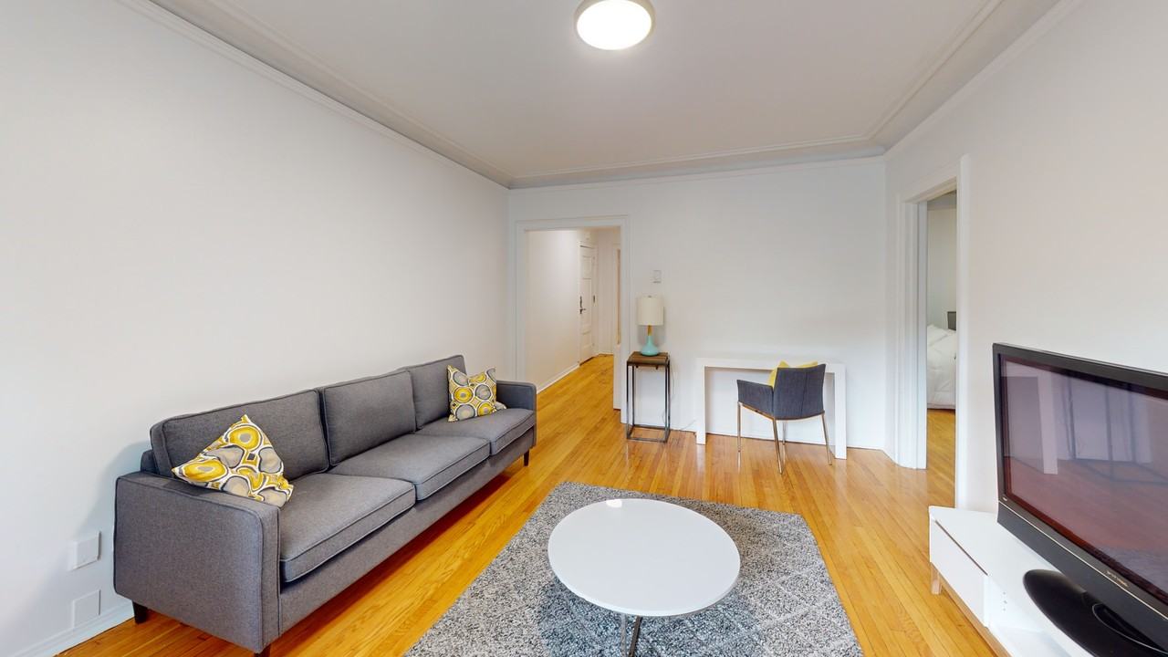 5881 Monkland - Photo 5 of 22