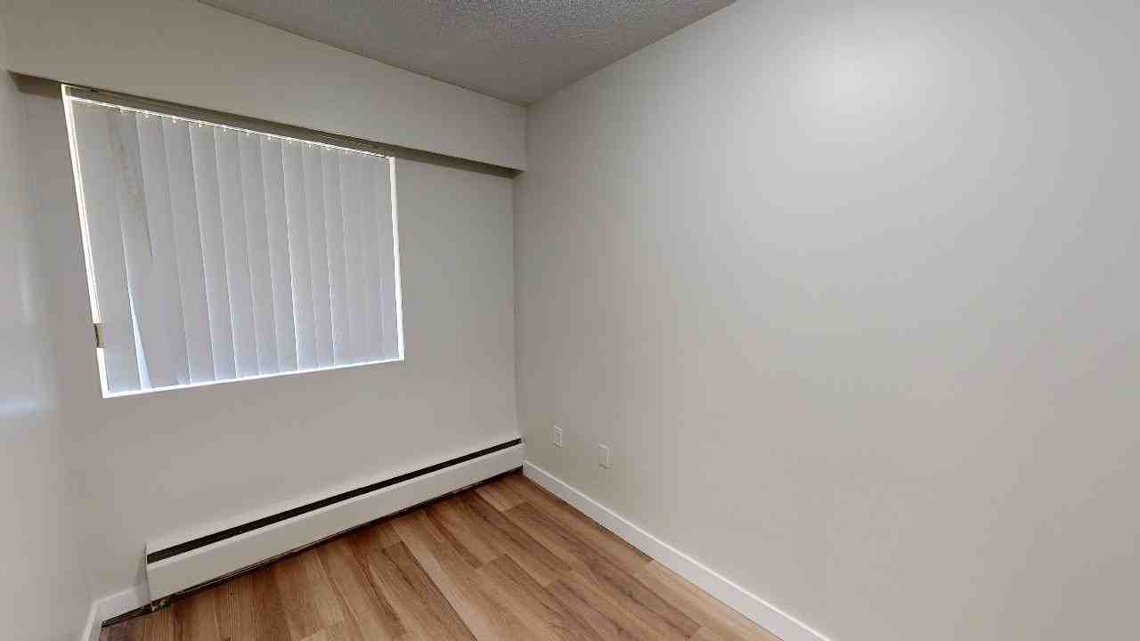 1373 West 73rd - Photo 4 of 8