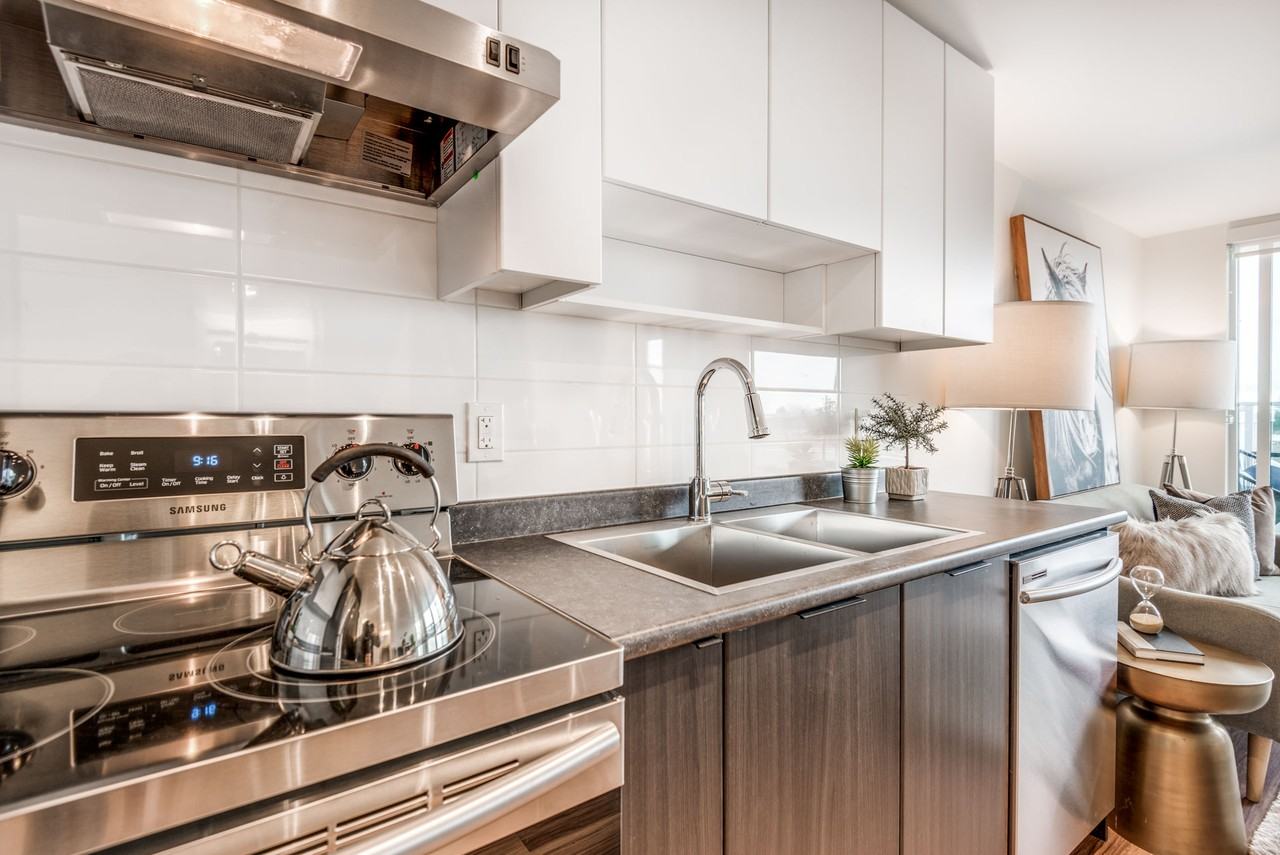 3583 Kingsway - Photo 2 of 40