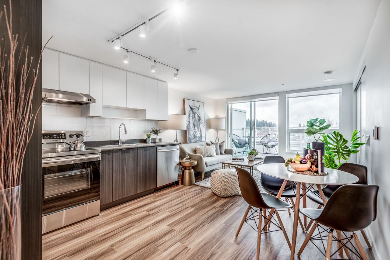 3583 Kingsway - Photo 4 of 40