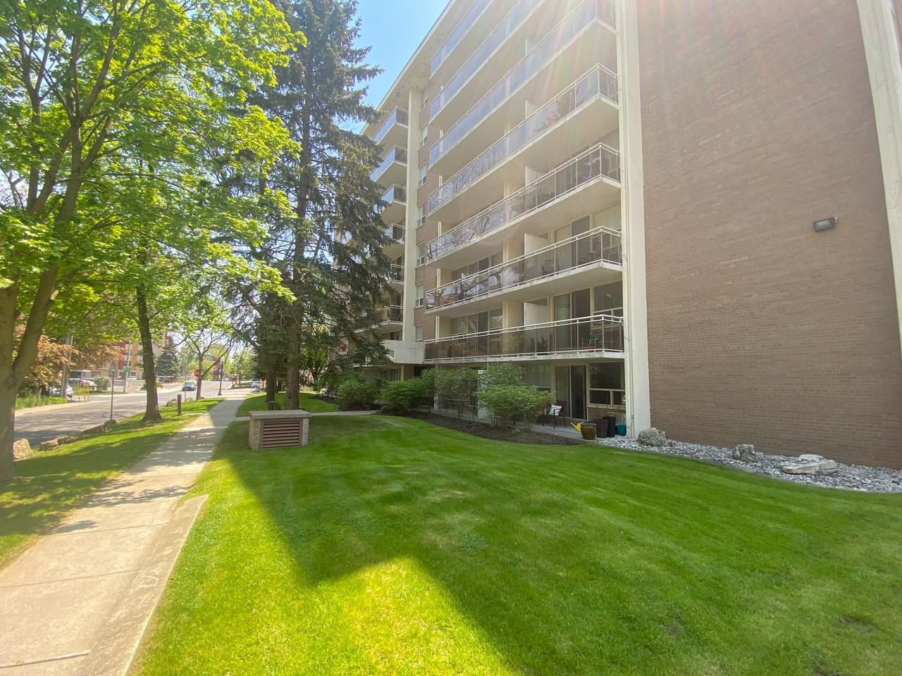 150 Allan - Photo 7 of 8