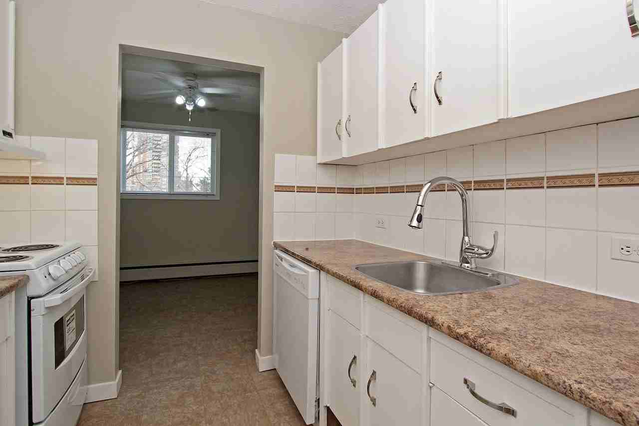 **LOWER MOUNT ROYAL**1909 on 12th Calgary - Photo 3 of 39