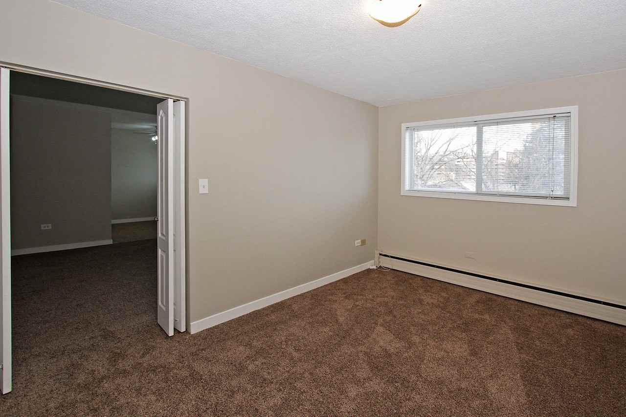 **LOWER MOUNT ROYAL**1909 on 12th Calgary - Photo 7 of 39