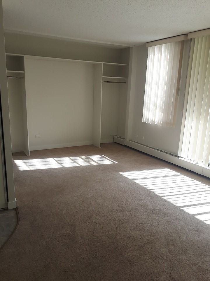 9910 104th - Photo 7 of 33