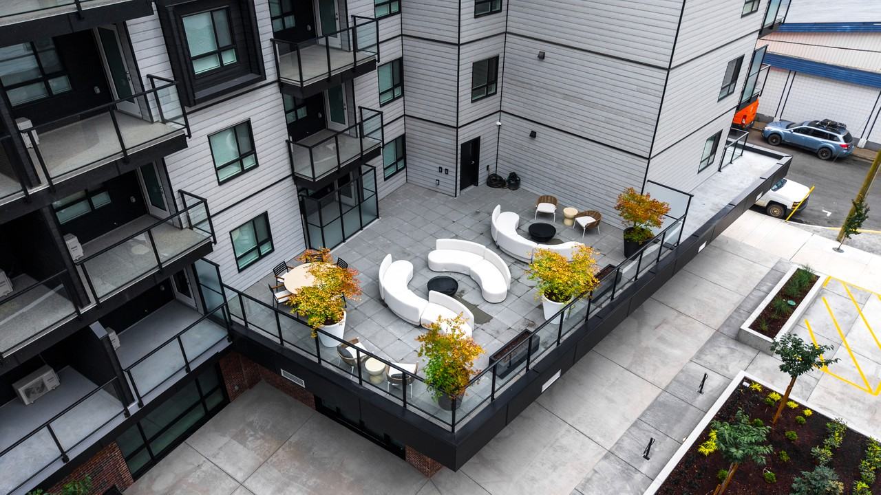 Meridian - Photo 6 of 25