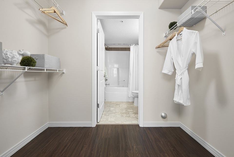 Hollick Kenyon Apartments - Photo 6 of 22