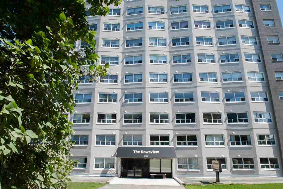 285 Loretta Ave. S - Photo 2 of 50