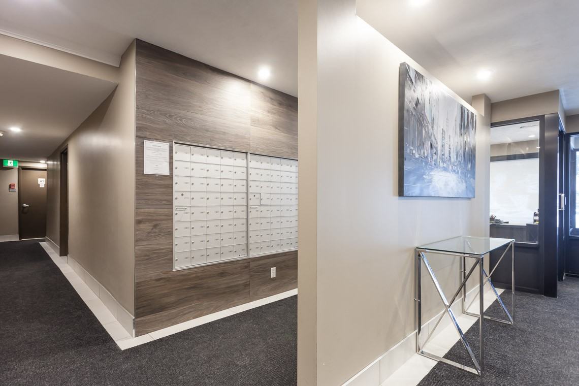 285 Loretta Ave. S - Photo 5 of 50