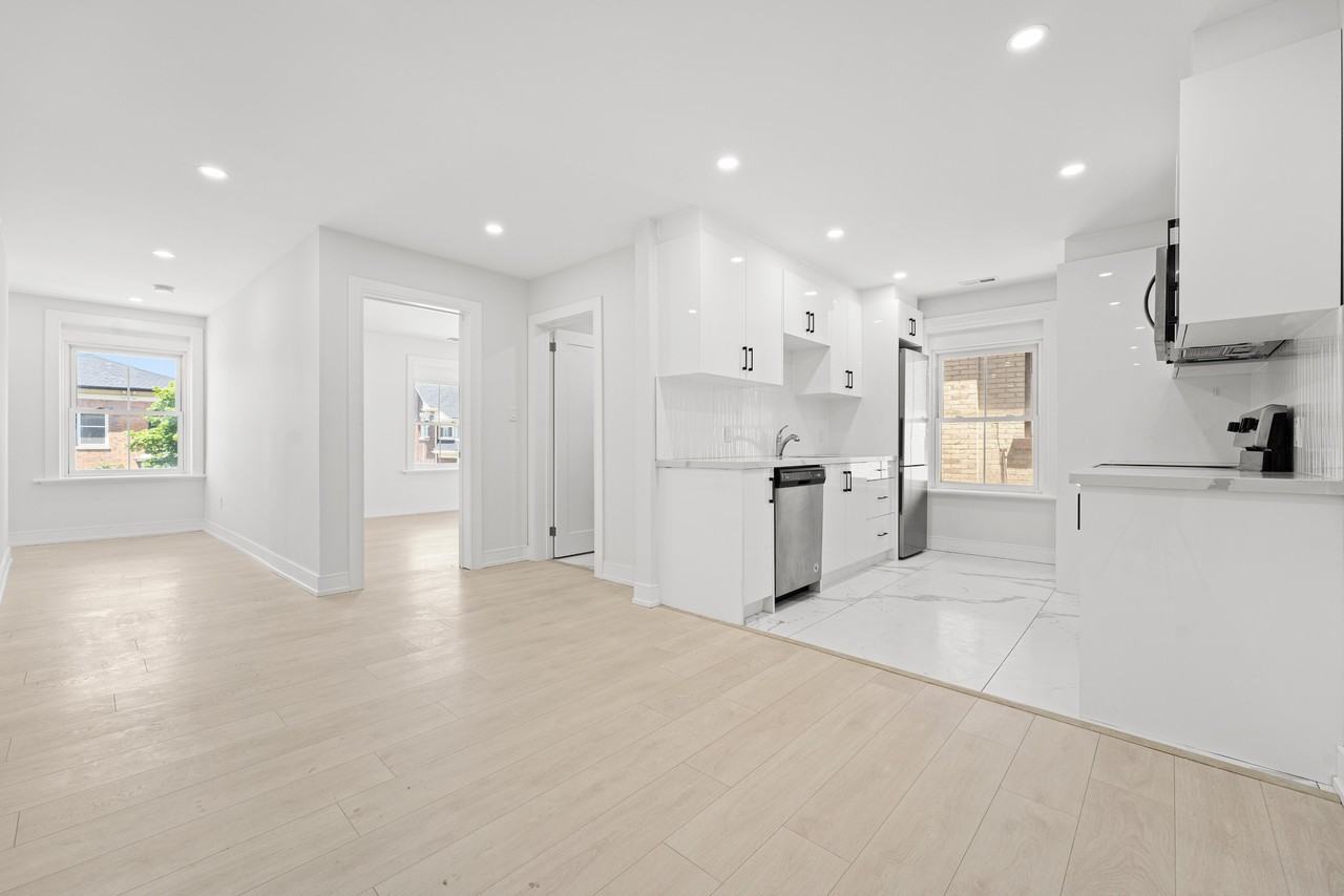 35 Wellington Street - Photo 3 of 12