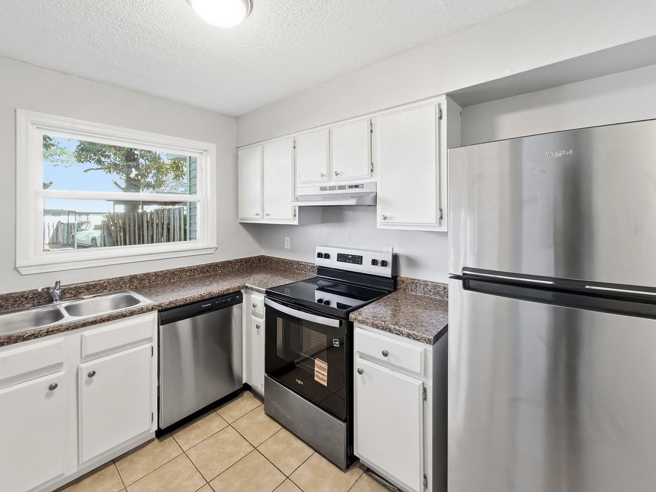 02250 - Photo 4 of 12