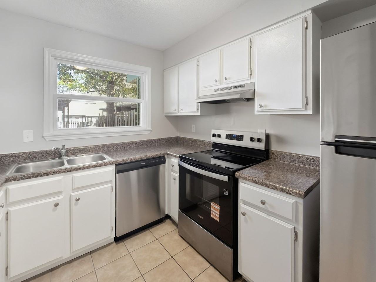 02250 - Photo 7 of 12