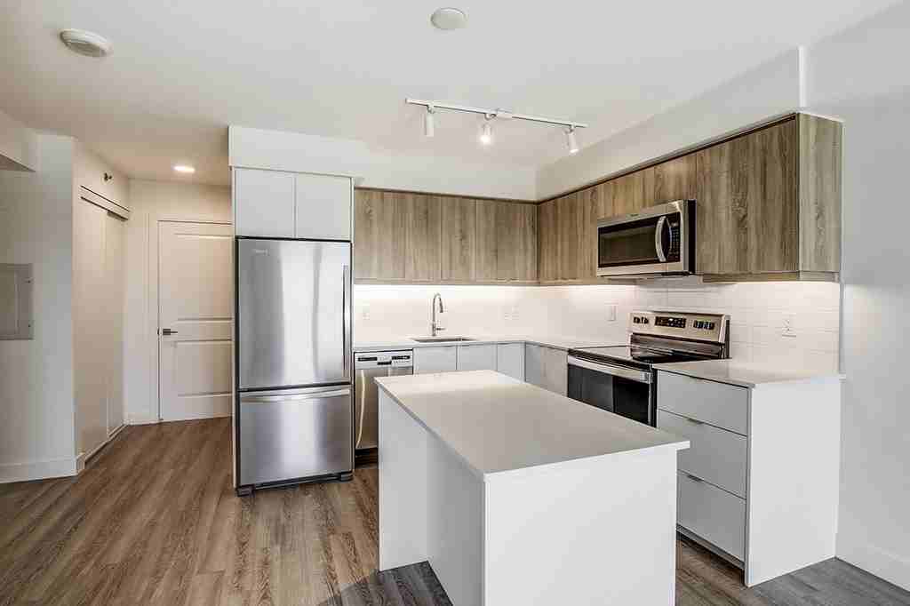 620 Martin Grove Rd - Photo 7 of 16