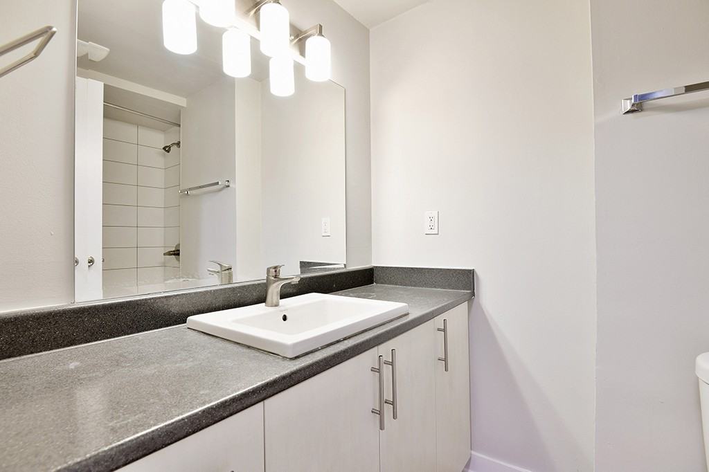 Navaho Walk-ups - Photo 7 of 34