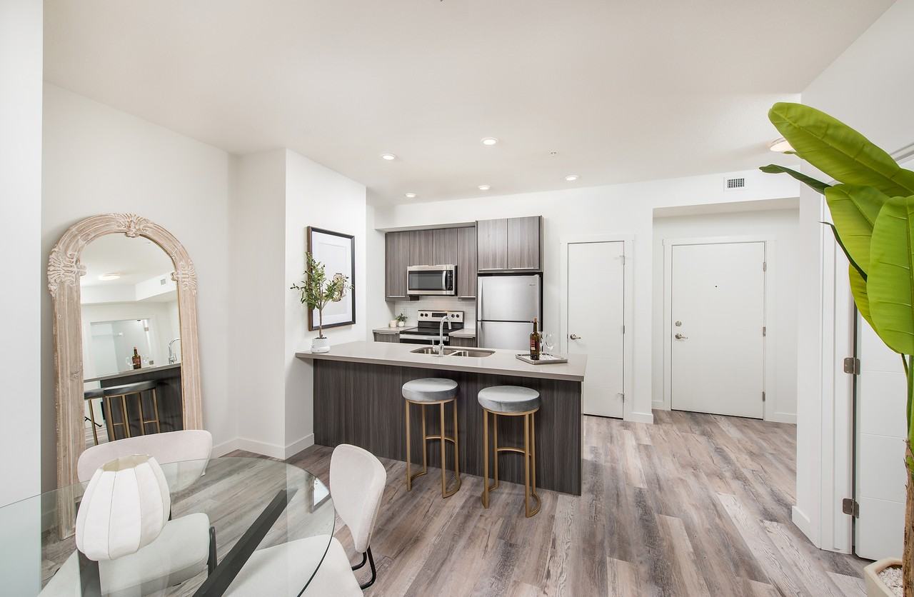 Henday Suites - Photo 3 of 22