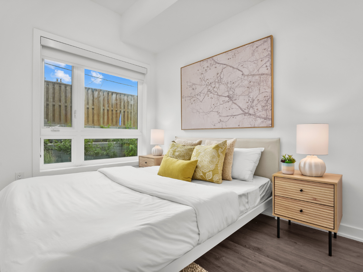 Towns On Danforth - Photo 5 of 29