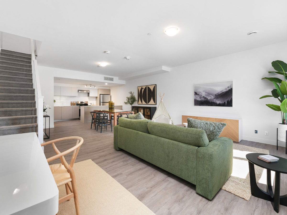 Manett - Photo 3 of 44