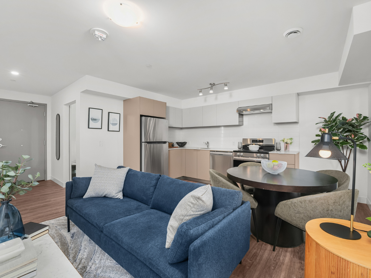 Manett - Photo 7 of 44