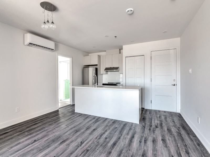 Vida LaSalle Condo Rentals - Photo 7 of 29
