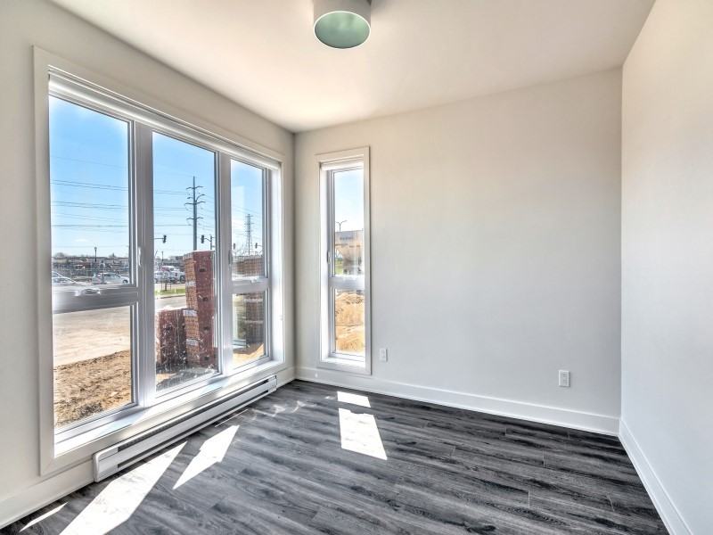 Vida LaSalle Condo Rentals - Photo 3 of 29