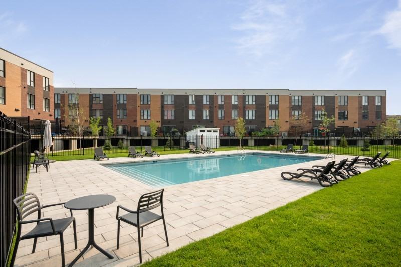 Vida LaSalle Condo Rentals - Photo 7 of 29