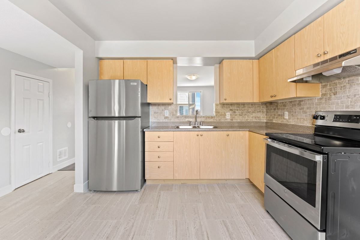 265 Lawrence Avenue Townhomes - Photo 6 of 12