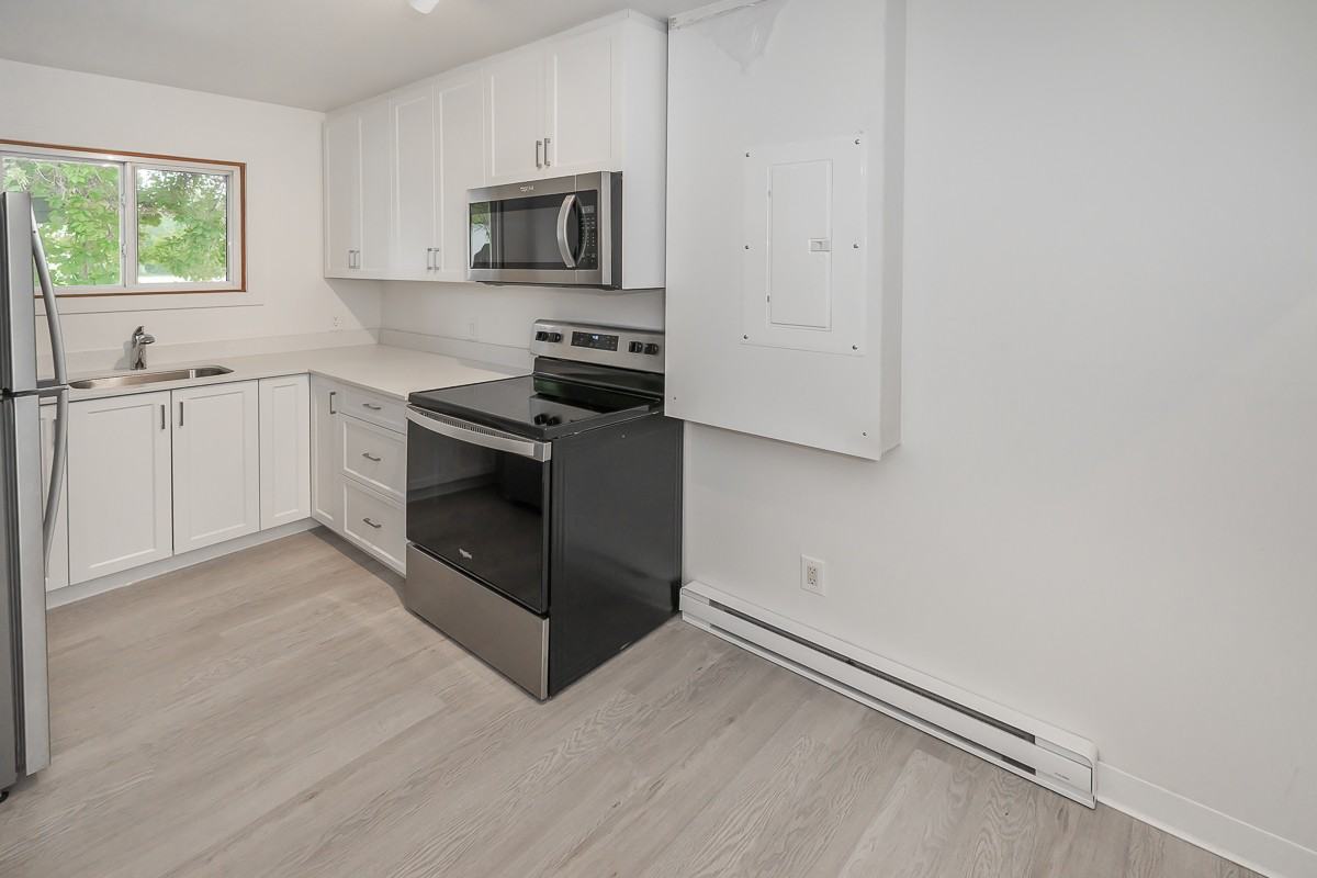 300 Toronto Avenue - Photo 5 of 16