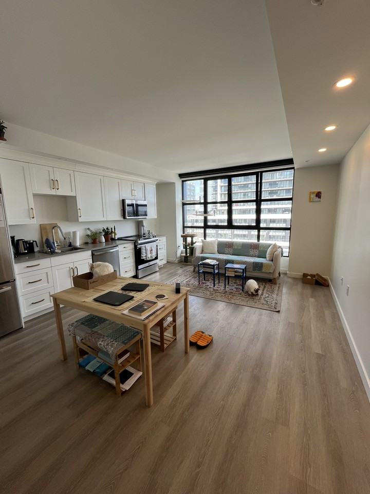 The Green Lantern Apartments - Photo 3 of 31