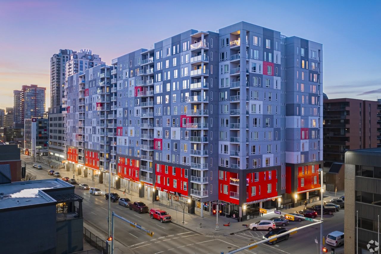 The Metropolitan - Photo 4 of 50